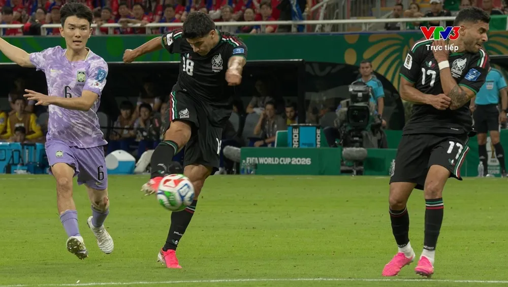 Mexico - Hàn Quốc 1-0: Sai lầm của thủ môn và tấm vé sớm cho chủ nhà