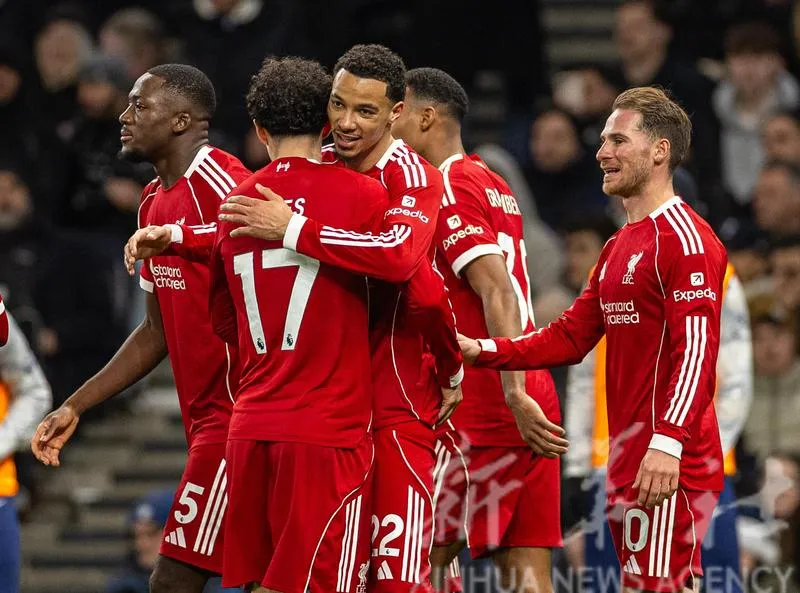 Liverpool có sức mạnh từ Anfield. Ảnh THX