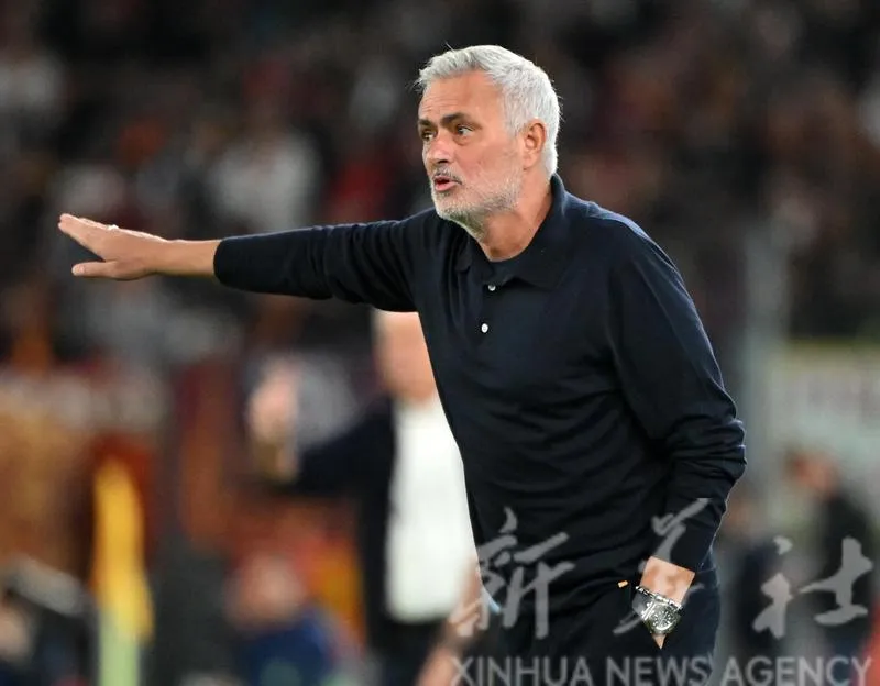 Mourinho trong ngày trở lại Rome. Ảnh THX