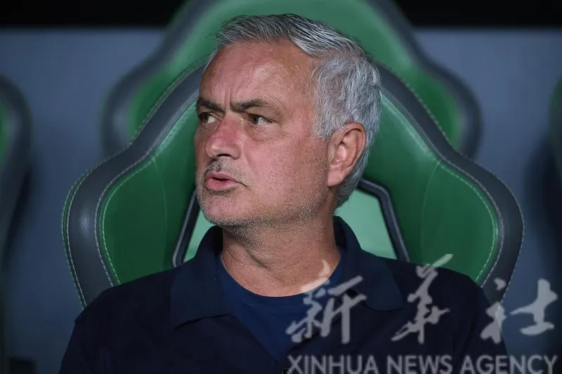 HLV Mourinho. Ảnh: THX