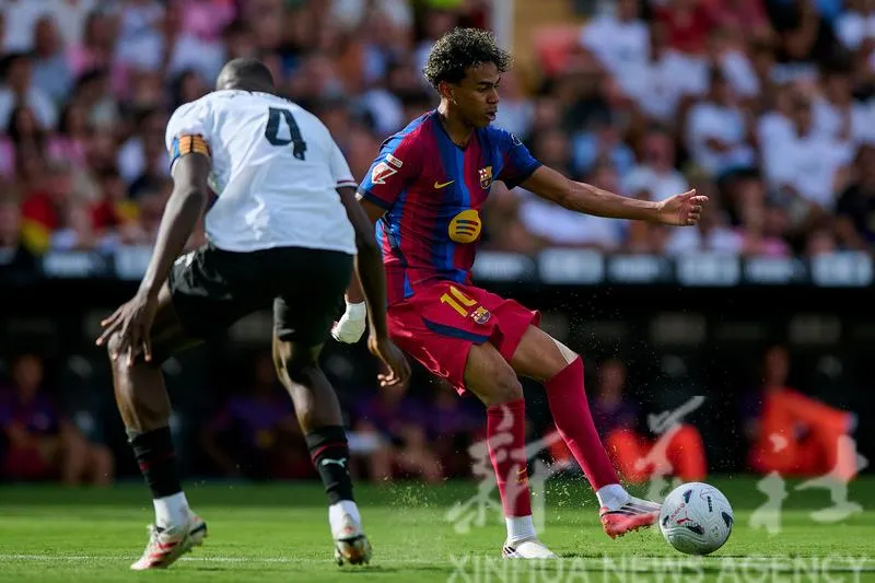 Yamal đang tỏa sáng trong màu áo Barca. Ảnh THX