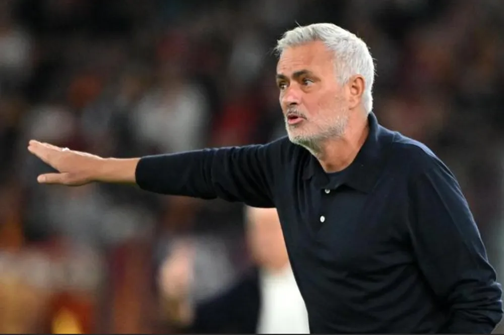 HLV Mourinho sau 13 năm. Ảnh THX