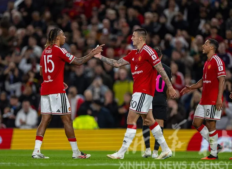 Man United đang lâm vào khủng hoảng. Ảnh: THX