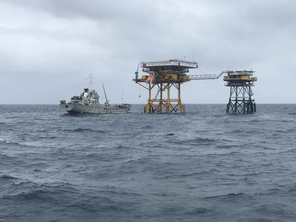 Cán bộ, chiến sỹ Lữ đoàn 125 thực hiện nhiệm vụ tại Vùng biển DK1 ảnh Đức Việt.jpg