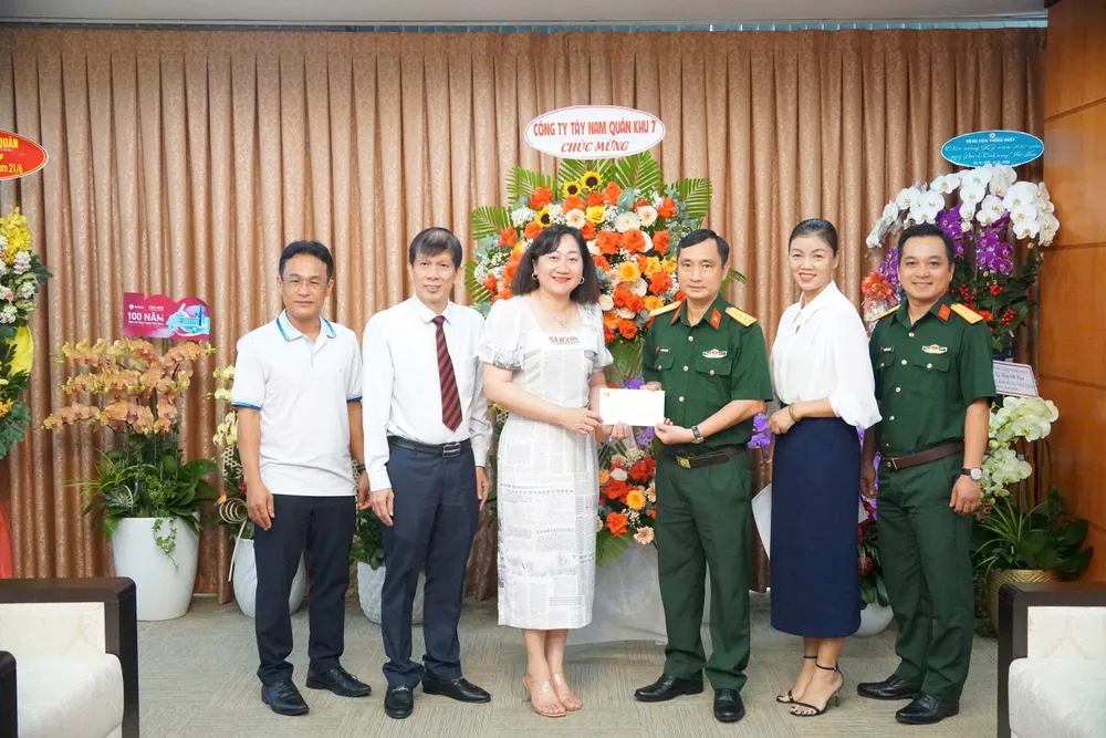 Công Tây Nam QK7.jpg