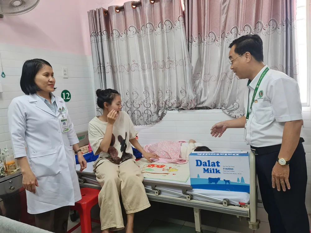 tặng sữa Lê Văn Thịnh.jpg