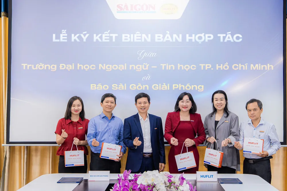 ảnh lễ kí kết 3-3.jpg