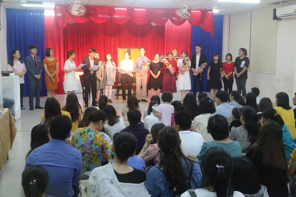 Từ giảng đường đến... sân khấu ảnh 4