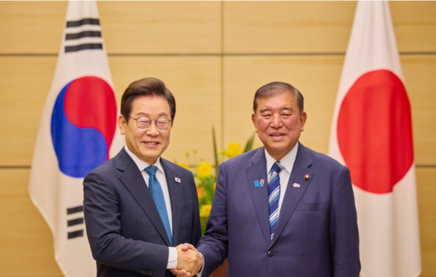 当地时间23日，李在明访问日本，并在东京与日本首相石破茂举行会晤。 图源：韩媒 