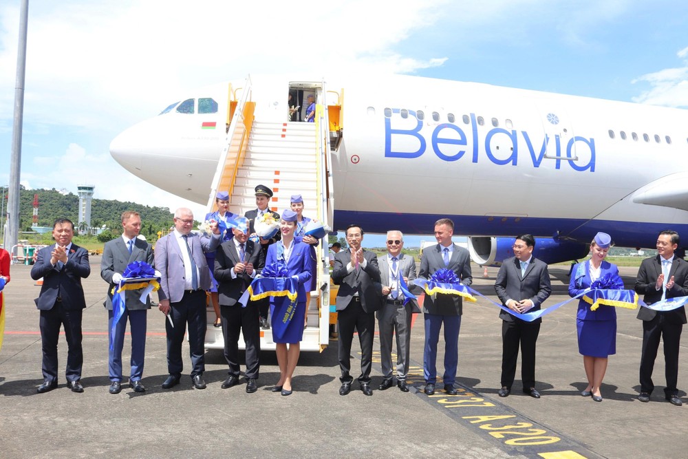 富国-白俄罗斯航线开通剪彩仪式。