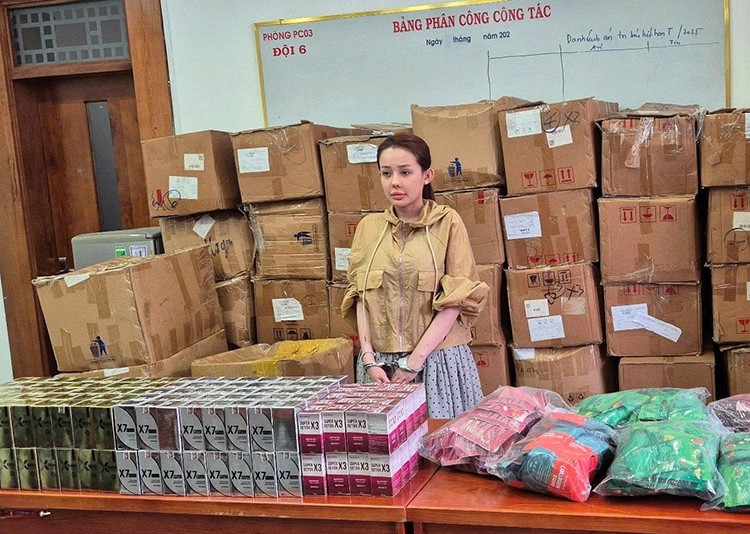 武氏玉银（银98）被拘留。 