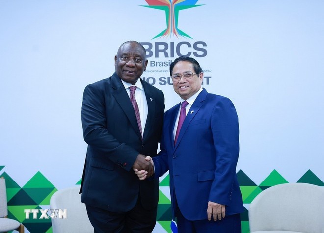 thu-tuong-pham-minh-chinh-gap-tong-thong-nam-phi-cyril-ramaphosa.jpg