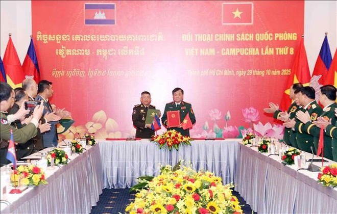 vna-potal-doi-thoai-chinh-sach-quoc-phong-viet-nam-campuchia-lan-thu-8-stand-1.jpg