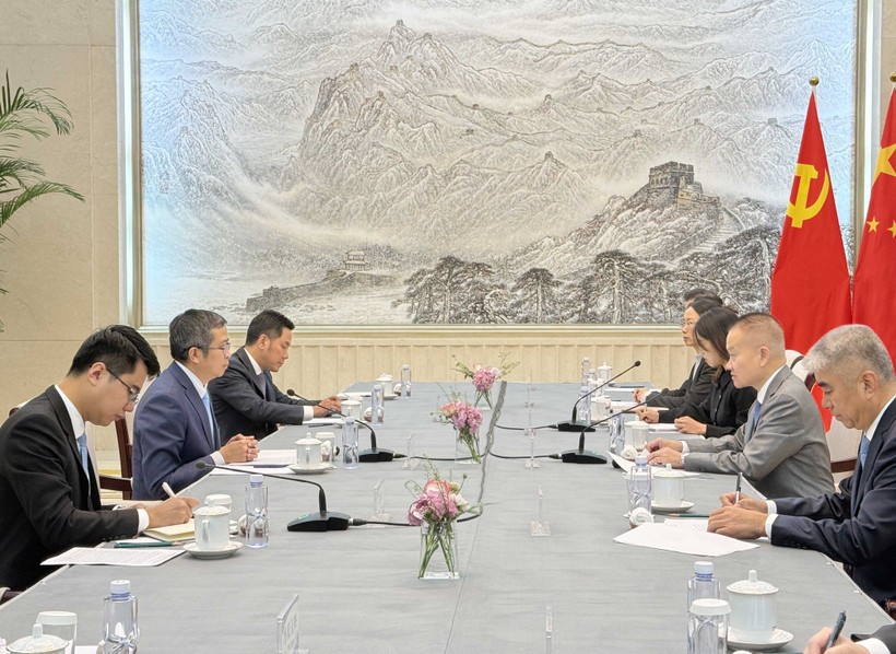 越南驻中国大使范青平会见中共中央对外联络部部长刘海星。图自越通社 