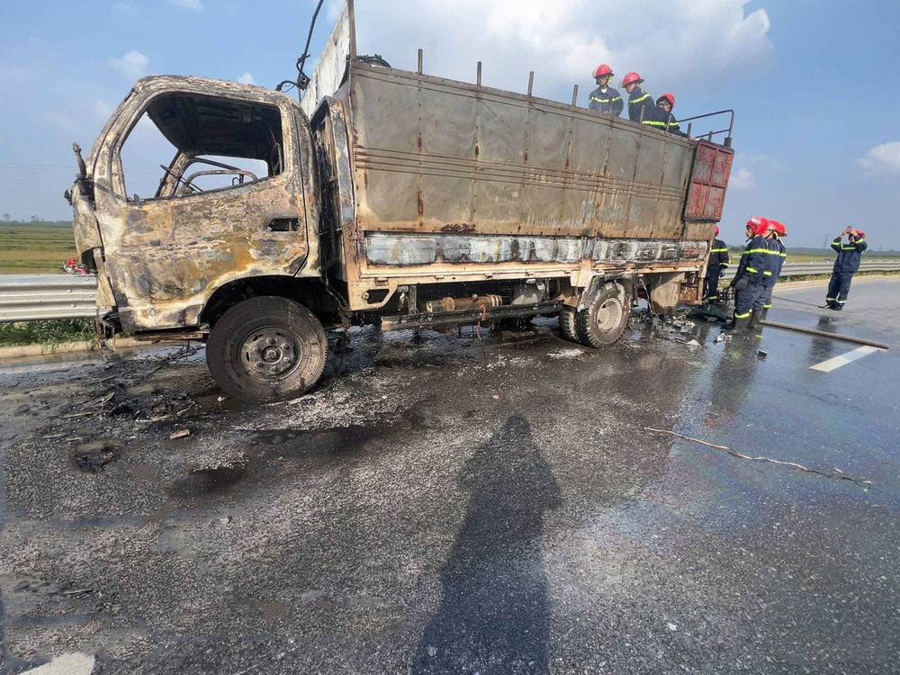 3  z7264758567380-44f52a094eb1fac1713355174356ae0b-2952-535.jpg