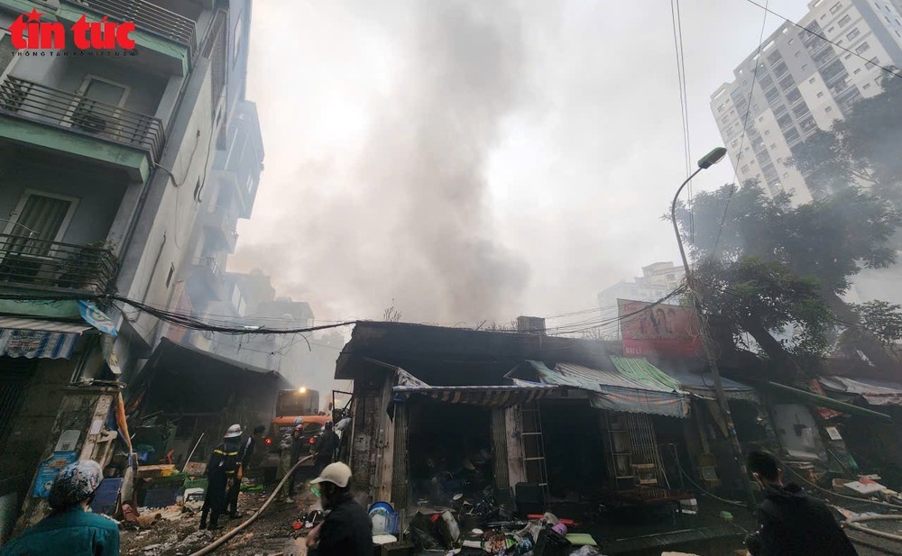 火势发生在凌晨4时。