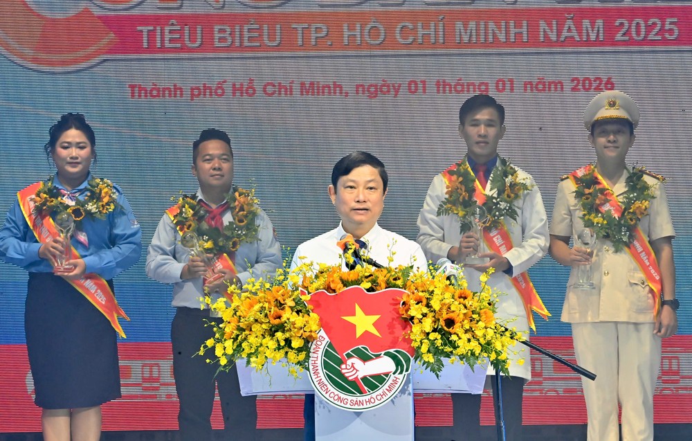 33  z7386964425184-c47e5dbea6e68068919751e53b993ba4-1444-1734.jpg