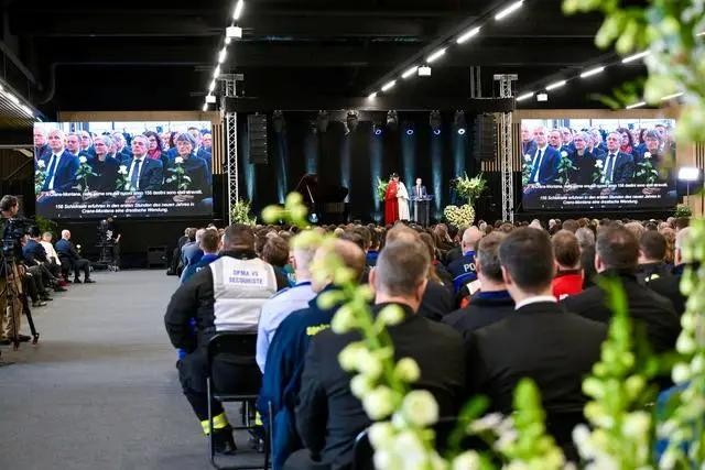 瑞士举国哀悼“星座”酒吧火灾遇难者