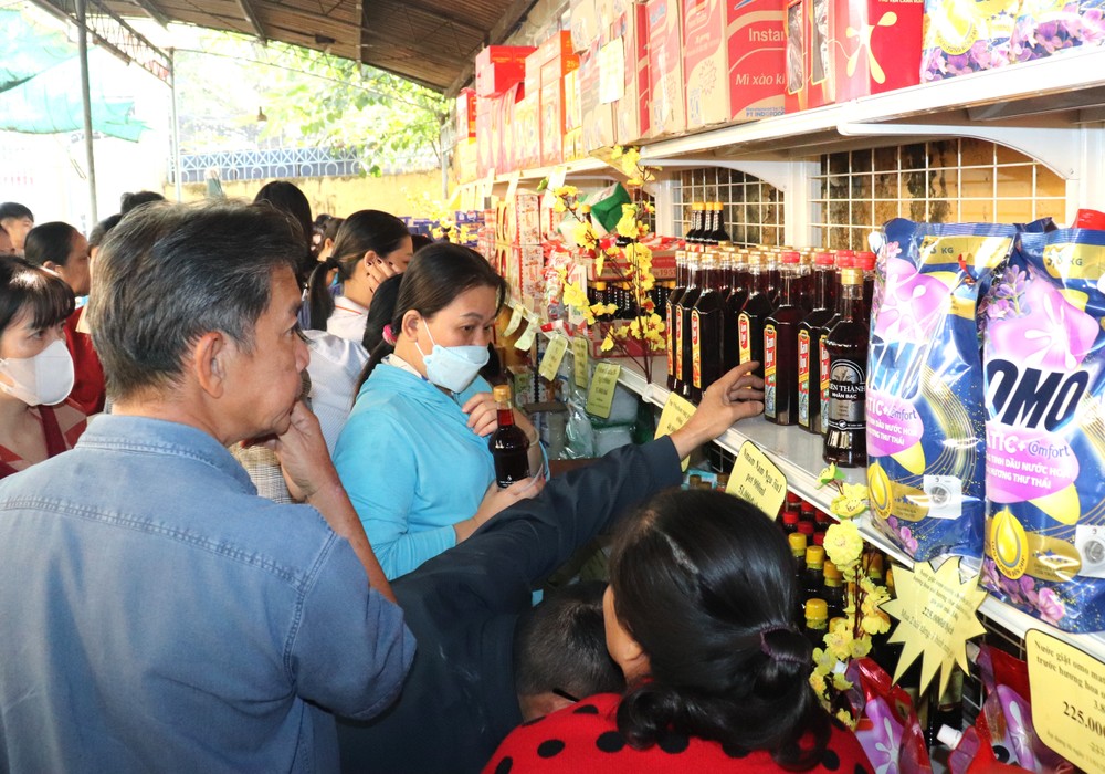 劳动者在工会福利点购物享受10%至50%优惠。 