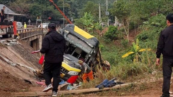 山罗省交通事故现场。