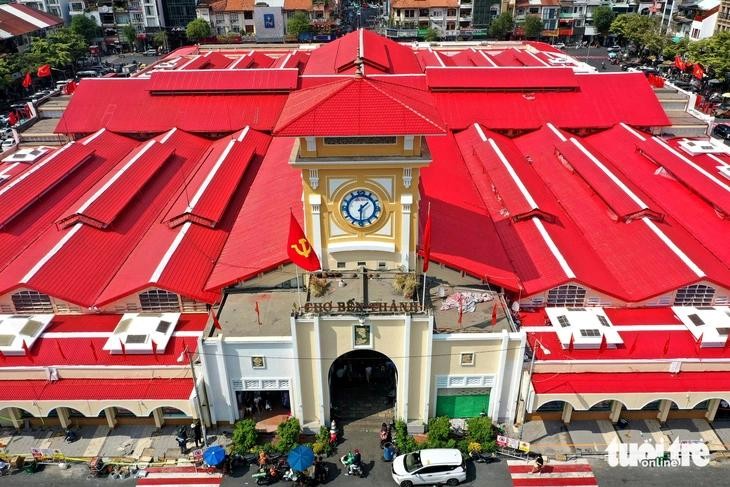 滨城市场焕然一新，更显宽敞与绚丽。 