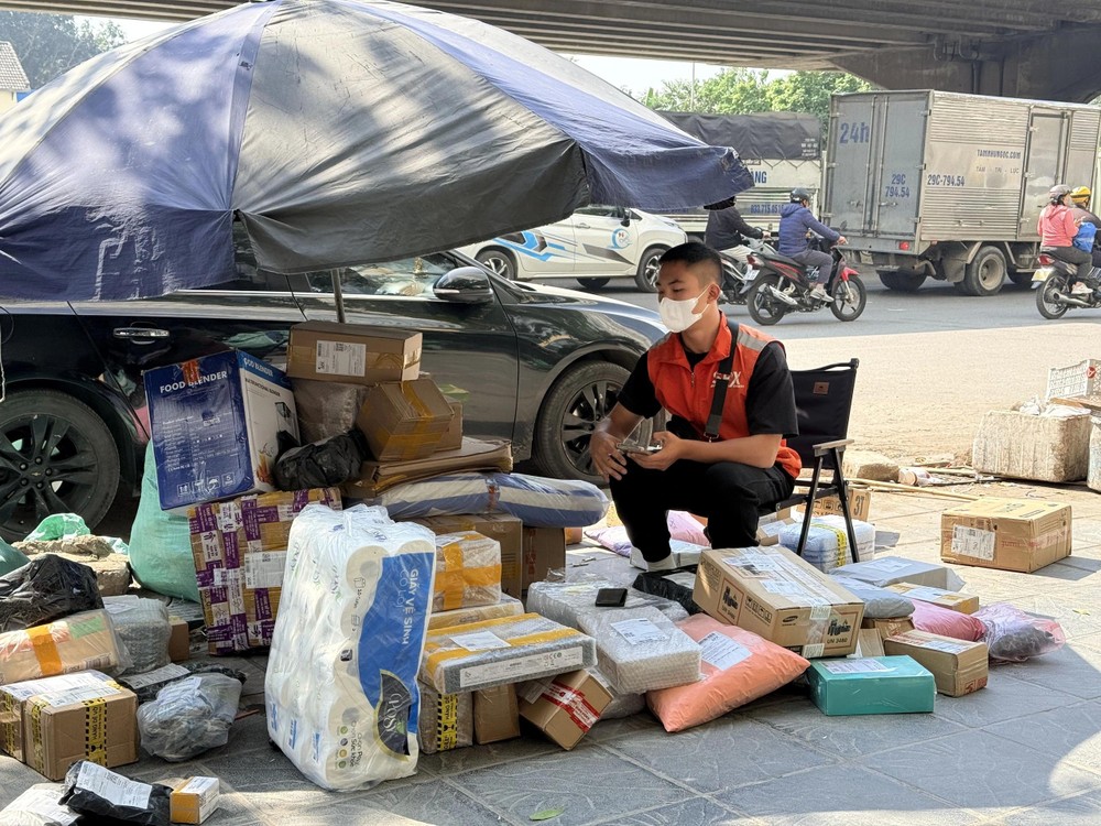  线上购物已成为越南人日常生活中不可或缺的一部分。