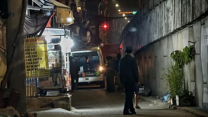 职能力量封锁现场进行勘查调查。