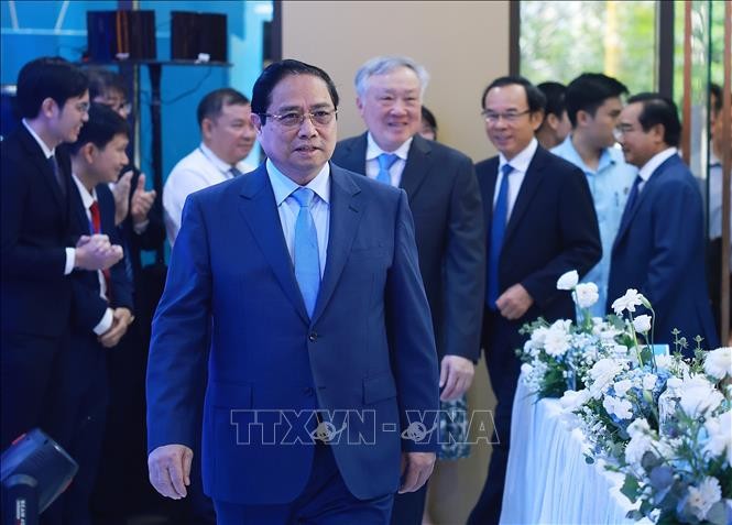  政府总理范明政出席位于胡志明市的越南国际金融中心启动仪式。