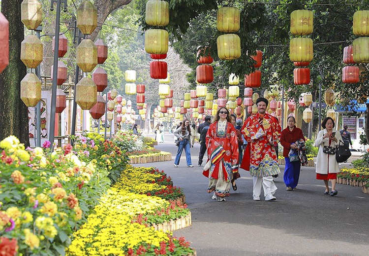  北部东面地区预报出现分散性阵雨。