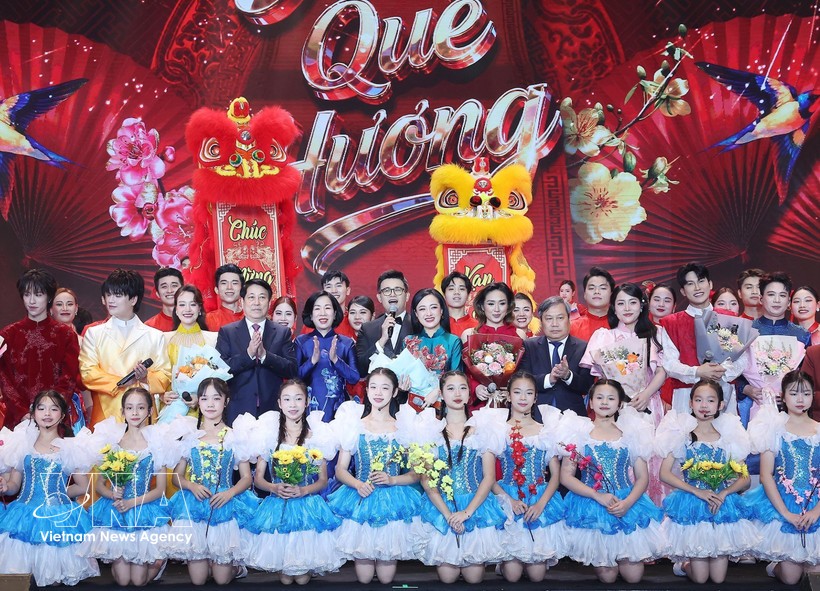 国家主席梁强和夫人出席2026年家乡之春活动。 