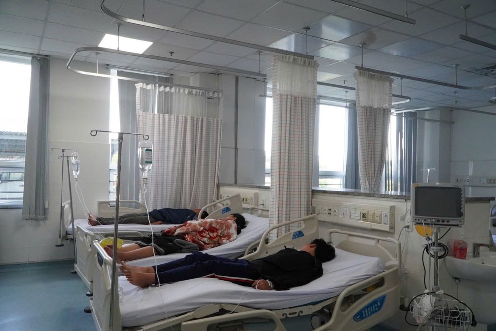 近期连续发生多起疑似与面包有关的食物中毒事件。