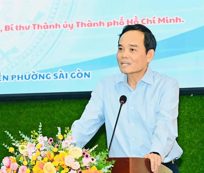 党中央政治局委员、胡志明市市委书记陈留光担任市网络安全小组组长。