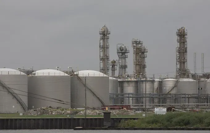 美国德克萨斯州拉波特的一家炼油厂。