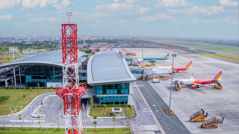 海防市吉碑航空港。