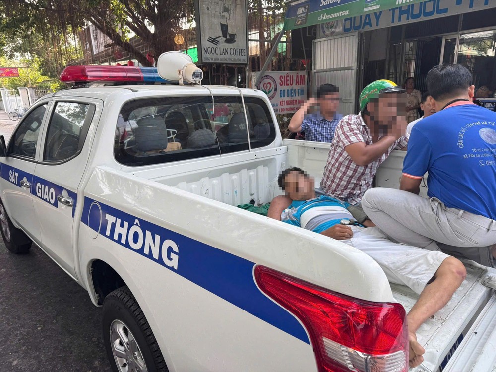 病人获永隆省公安厅交警及时送往医院急救。