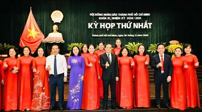 胡志明市市委书记出席并发表指导意见。