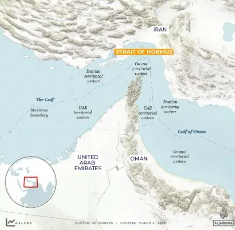 霍尔木兹海峡——重要航道。
