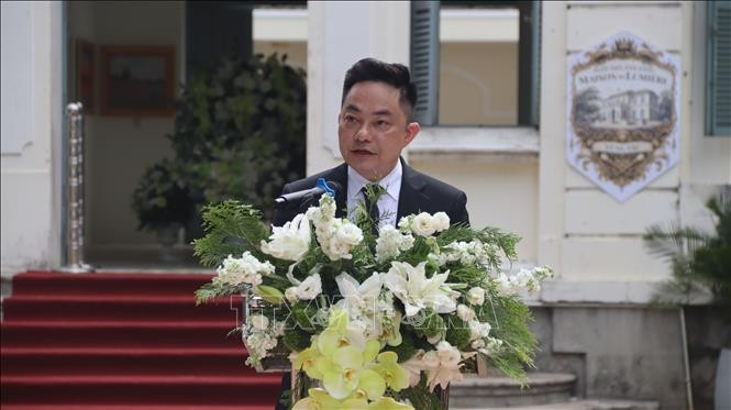 2  tac-pham-hoi-hoa.jpg