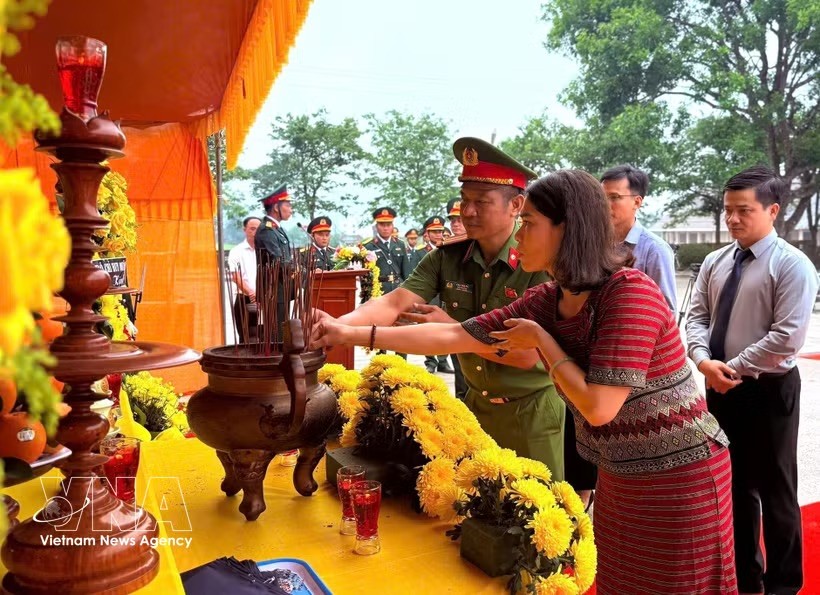 2026年4月24日，广治省为8名烈士举行追悼会和安葬仪式。