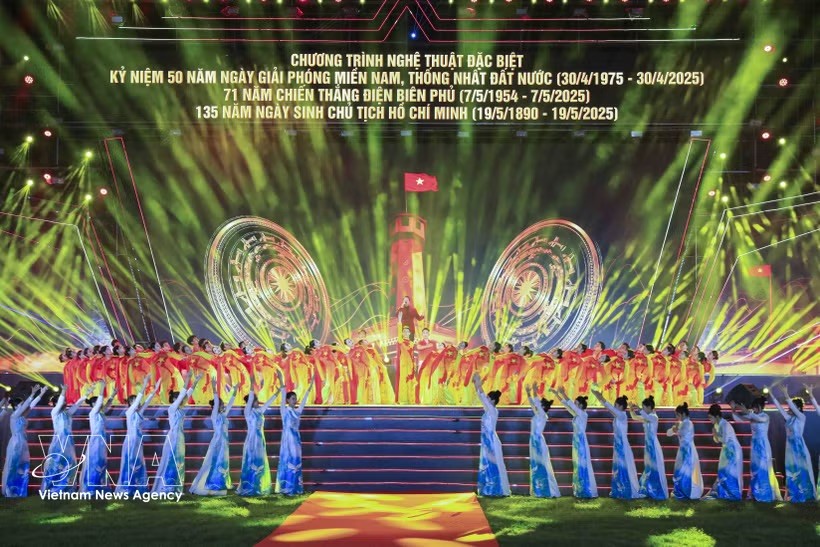 庆祝南方解放、祖国统一50周年（1975.4.30—2025.4.30）纪念的特别艺术活动于2025年5月3日在奠边省举行。 