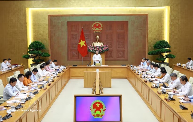 政府总理黎明兴与财政部领导举行工作会议。 