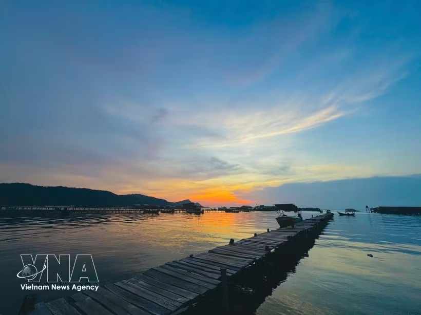 富国岛星滩黄昏美景。