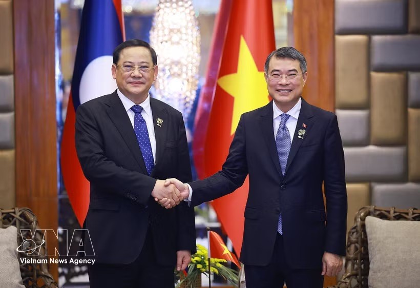 黎明兴总理和老挝总理宋赛·西潘敦。