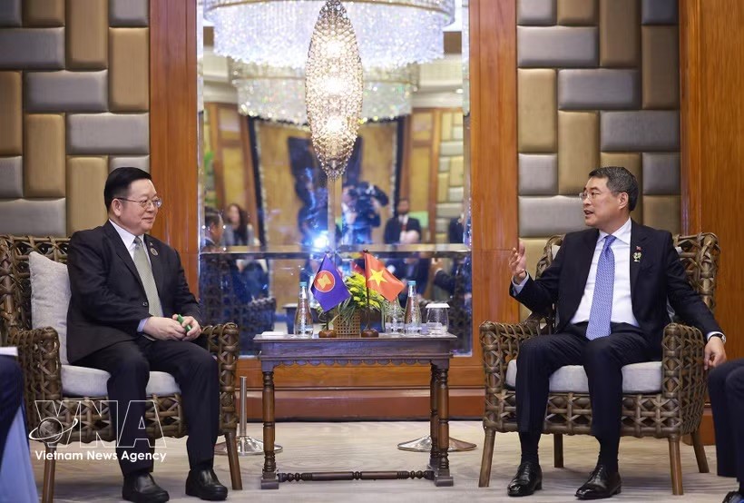 政府总理黎明兴（右）会见东盟秘书长高金洪。
