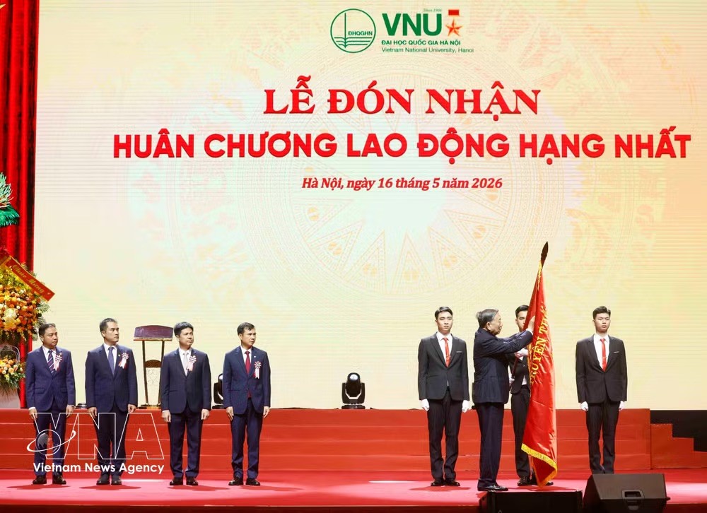 potal-tong-bi-thu-chu-tich-nuoc-du-le-ky-niem-120-nam-ngay-truyen-thong-dai-hoc-quoc-gia-ha-noi-8764582.jpeg