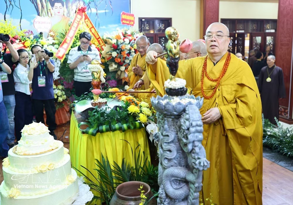 potal-dai-le-phat-dan-2026-lan-toa-tam-tu-bi-toi-phat-tu-cong-chung-8796029.jpeg