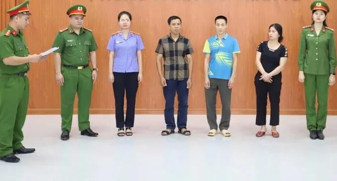 本案中使用化学品生产豆芽的各业主。图源：公安机关。
