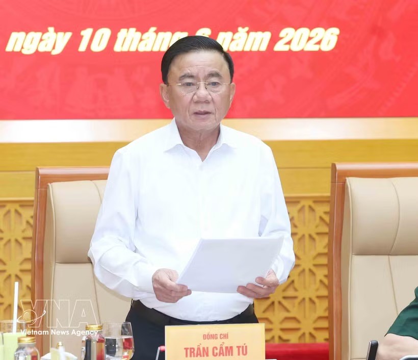 党中央政治局委员、党中央书记处常务书记、党中央政治局和党中央书记处第12号检查监督团团长陈锦秀发表指导意见。