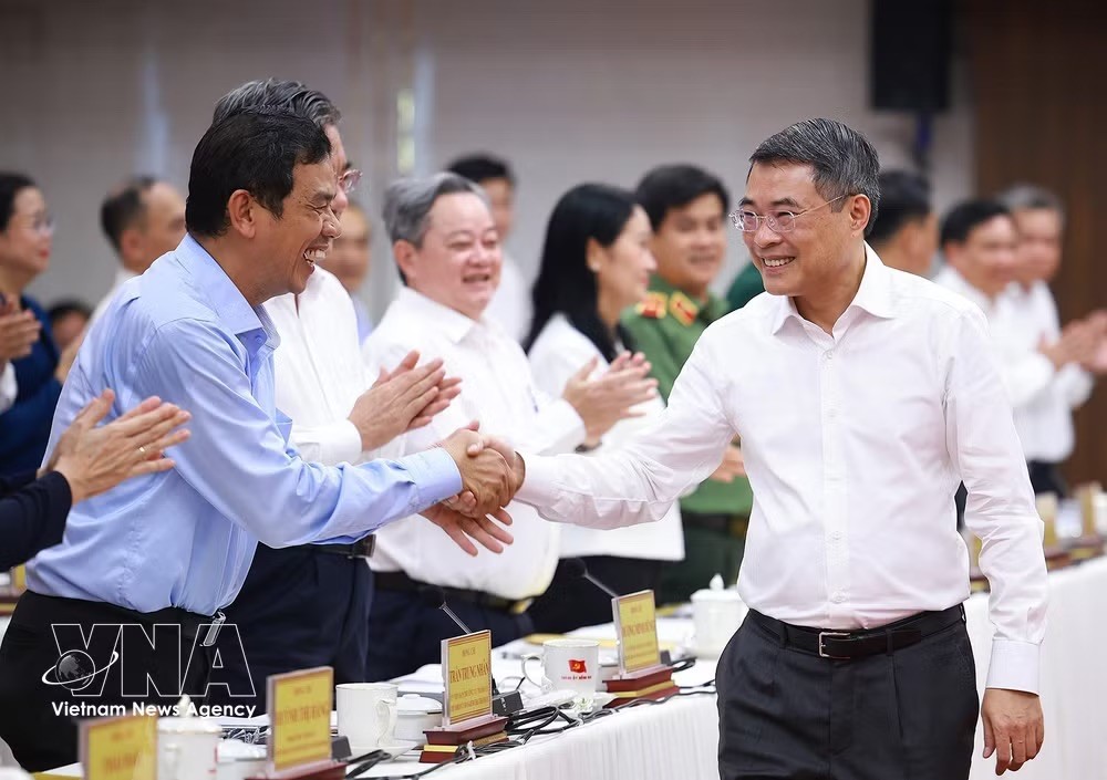 政府总理黎明兴在会上发表讲话。