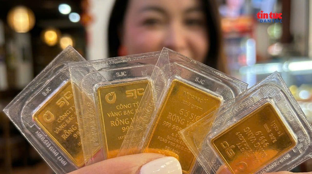  6月16日上午，SJC金片的买入价为每两1亿4800万元，卖出价为每两1亿5050万元。